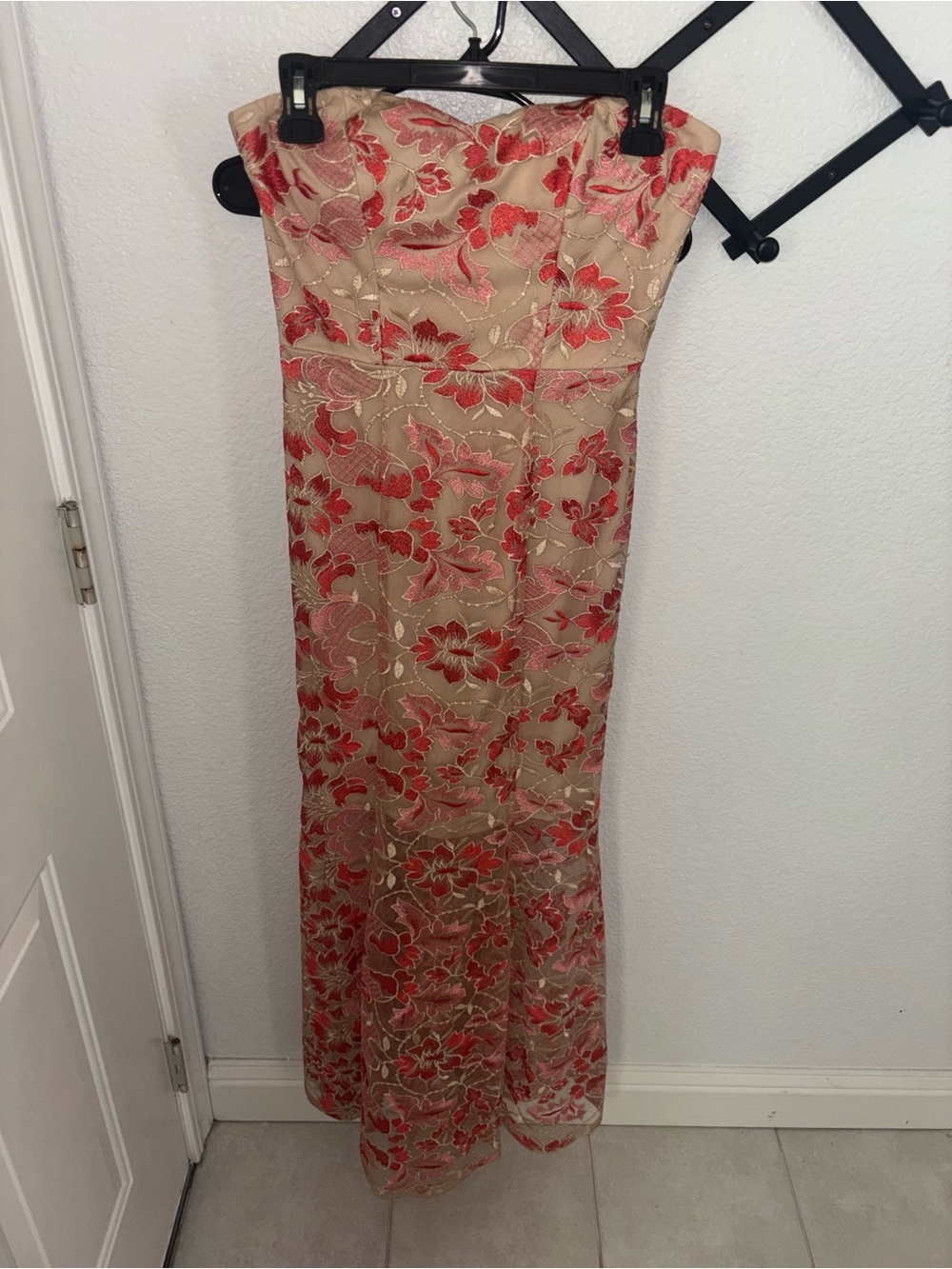Speechless Strapless Floral Embroidered Maxi Dress Size 5 Beige Red Formal - Picture 2 of 4
